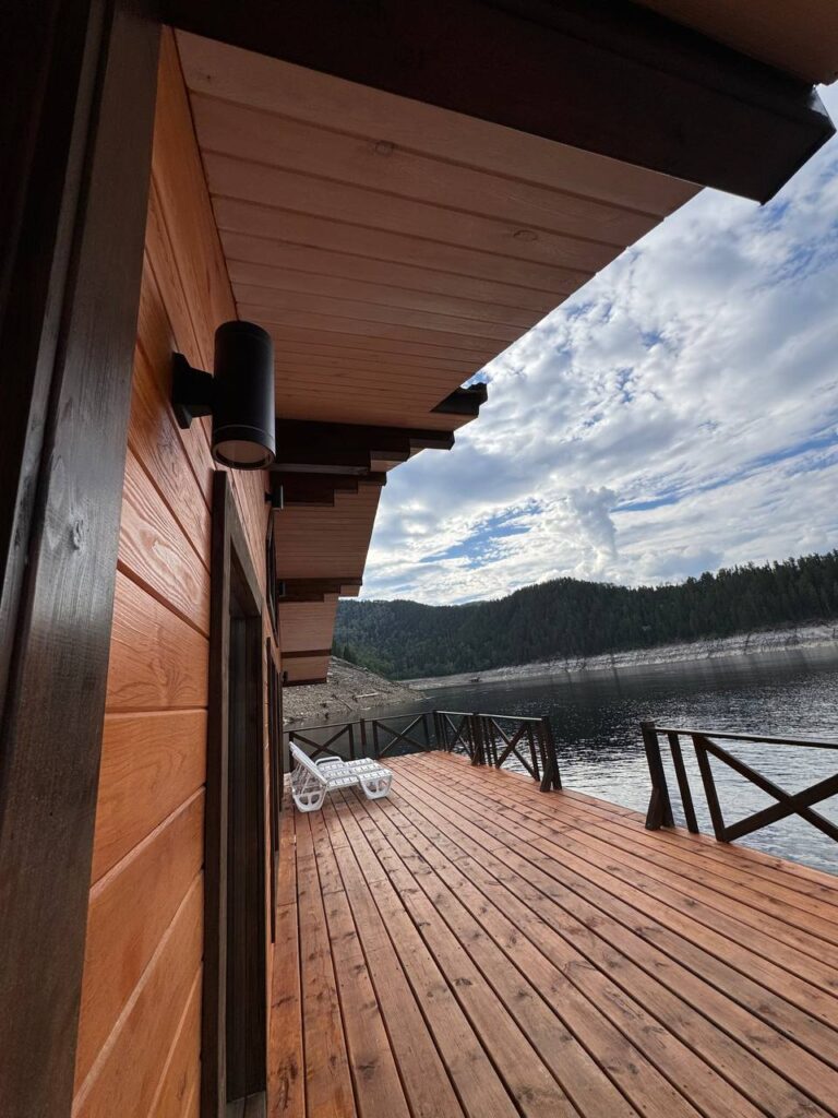 Экскурсия Плавбаза Капитан на воде, комфорт класса | Фото 13